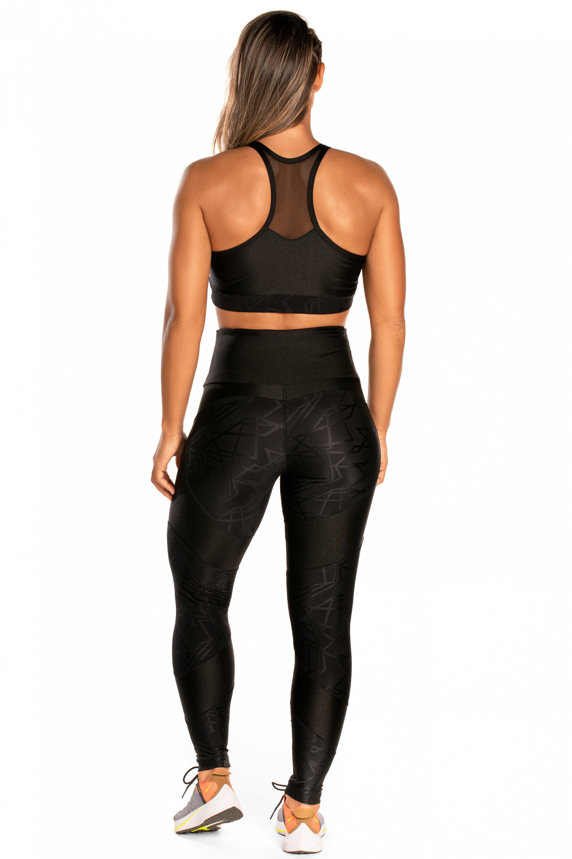 Legging Dynamic em Tecido Platinado e Texturizado - Donna Carioca Moda  Fitness